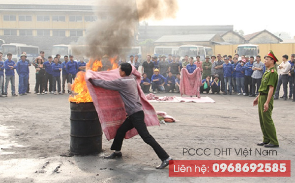 Chăn chi&ecirc;n chữa ch&aacute;y tại Vĩnh Ph&uacute;c &ndash; dập tắt đ&aacute;m ch&aacute;y hiệu quả